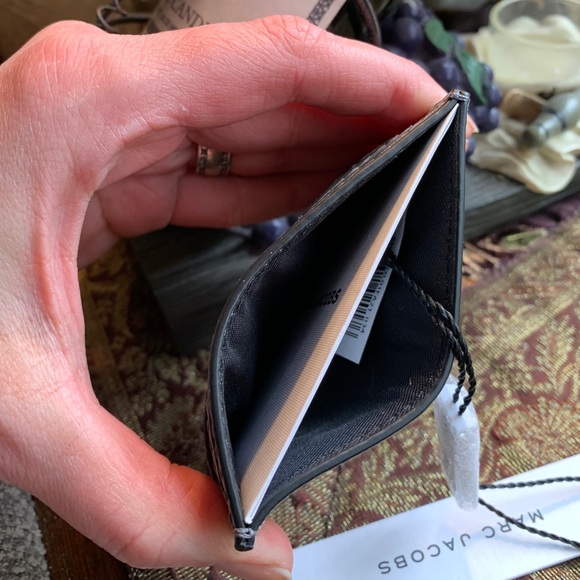 Authentic MARC JACOBS Leather slim card case - Picture 4 of 6